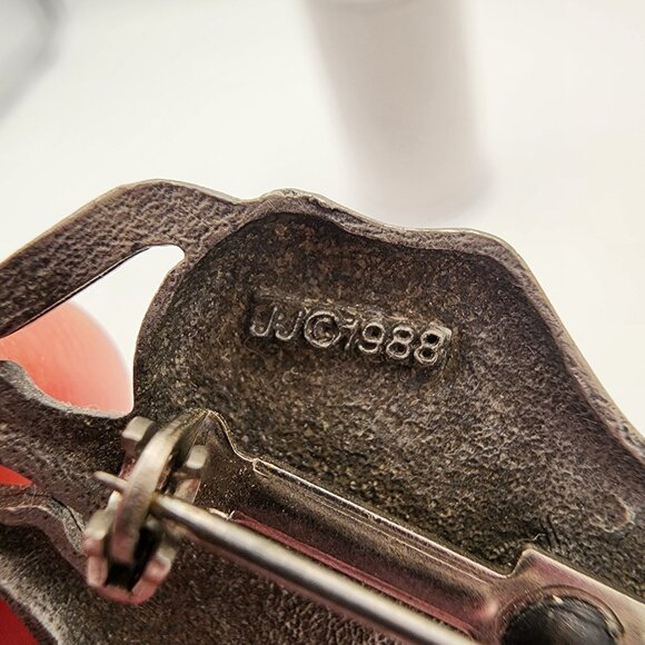 Vintage Leaping Cow Brooch. Pewter JJ Jonette Farm Animal Brooch 80s Whimsical - Picture 3 of 6